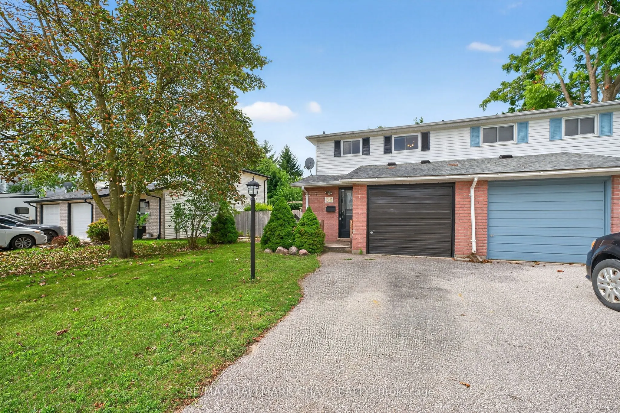 36 Mowat Crescent