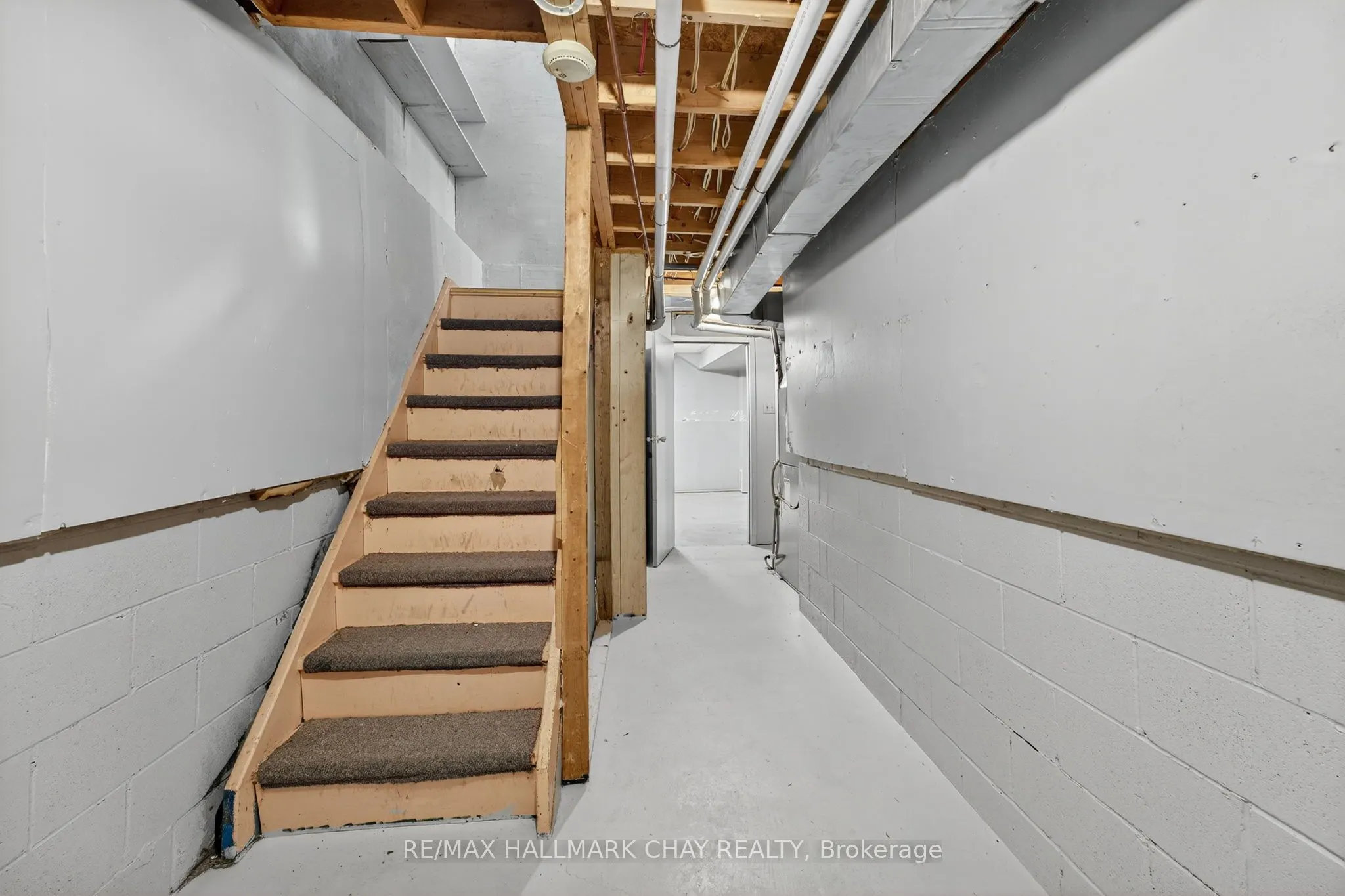36 Mowat Crescent