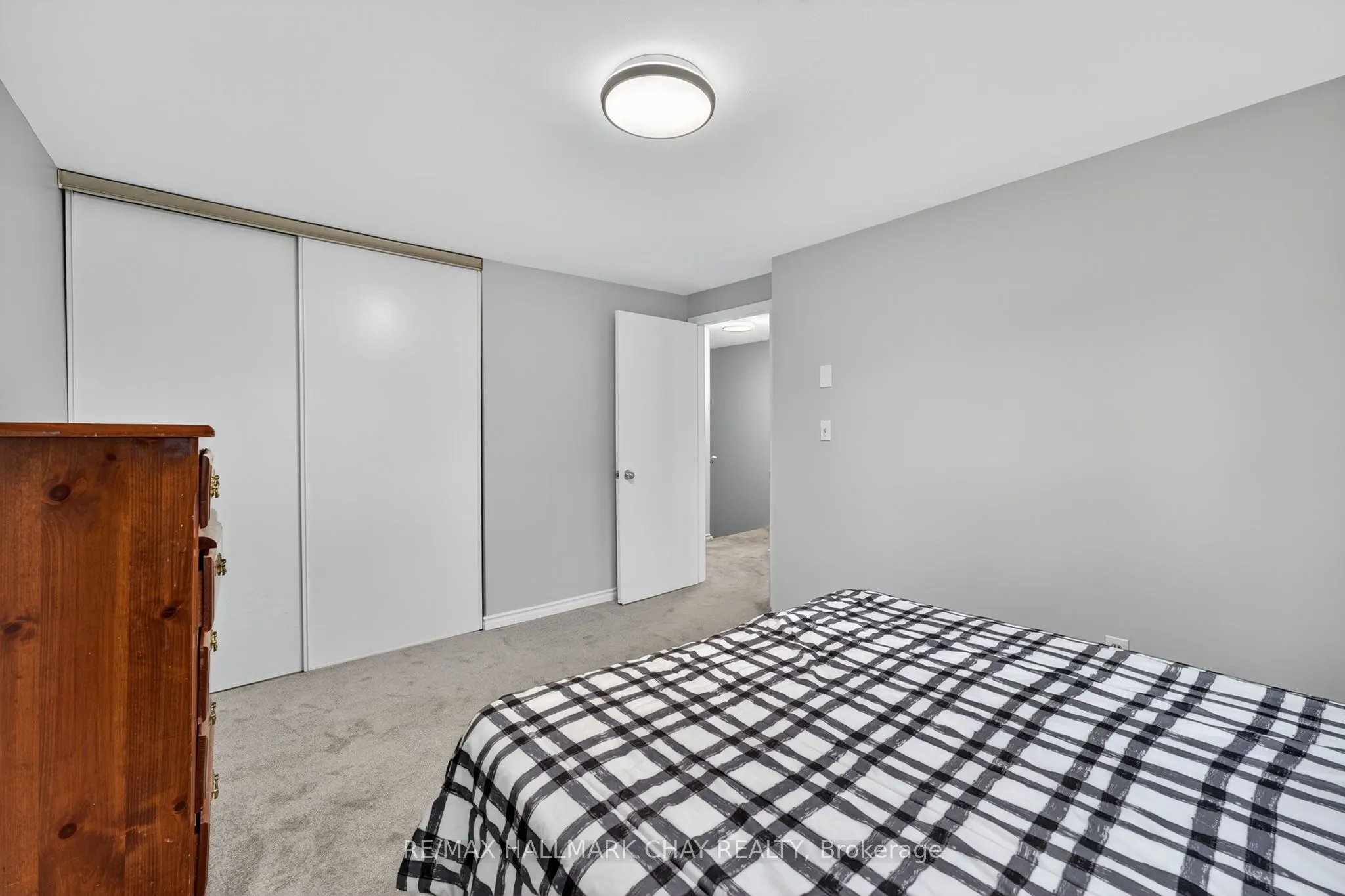 36 Mowat Crescent