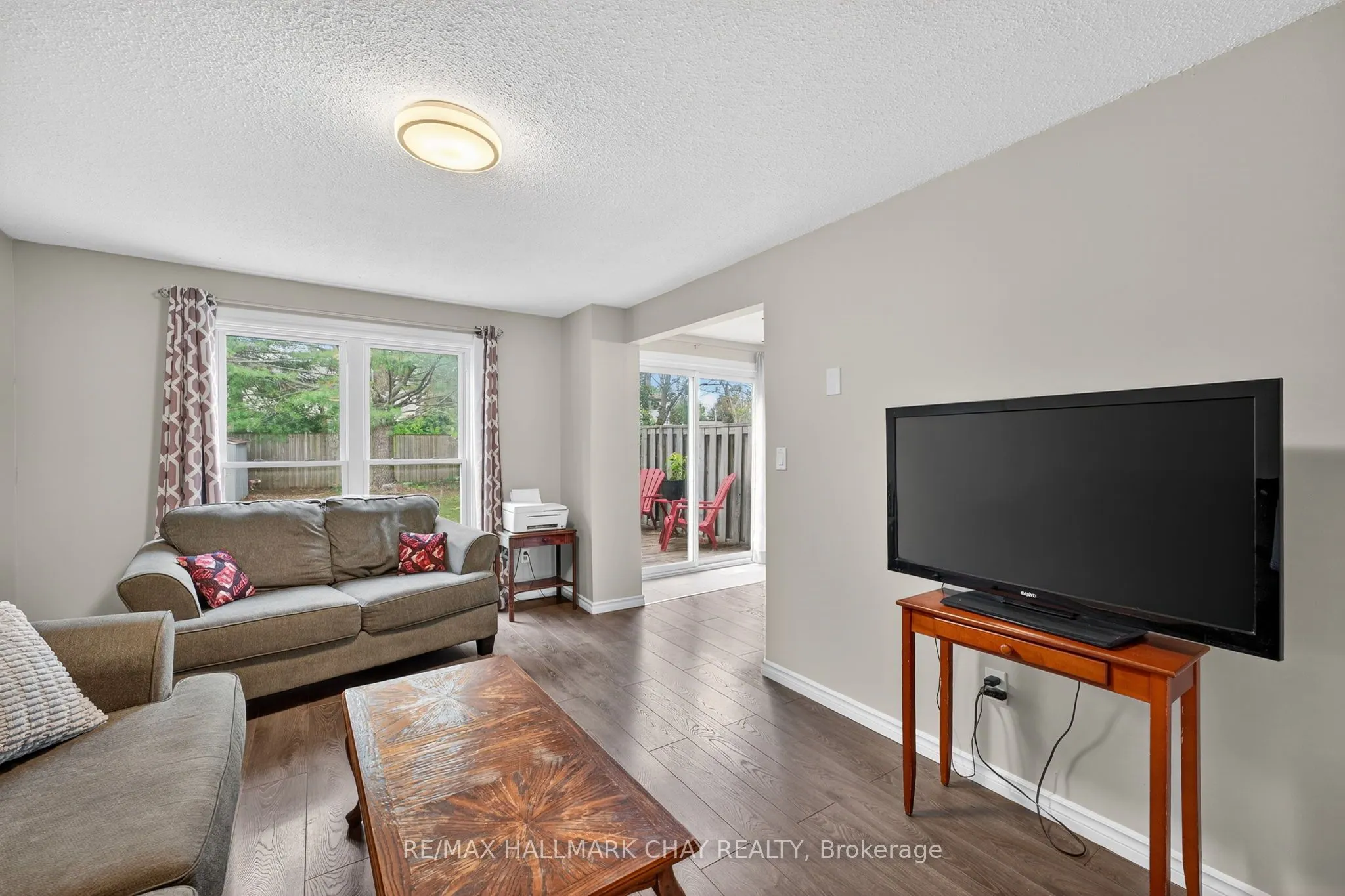 36 Mowat Crescent
