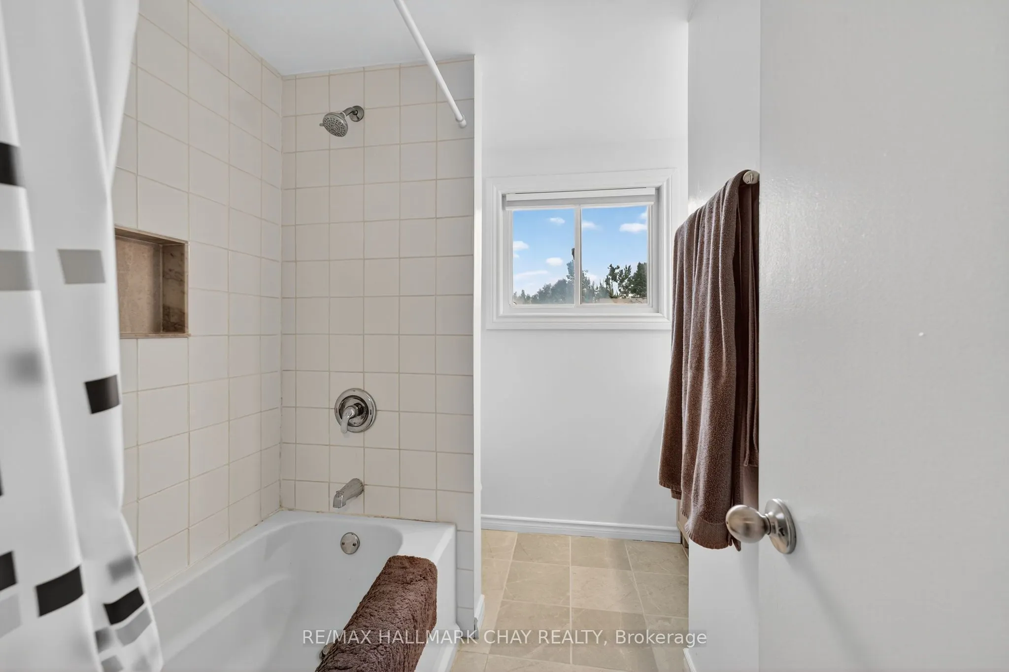 36 Mowat Crescent
