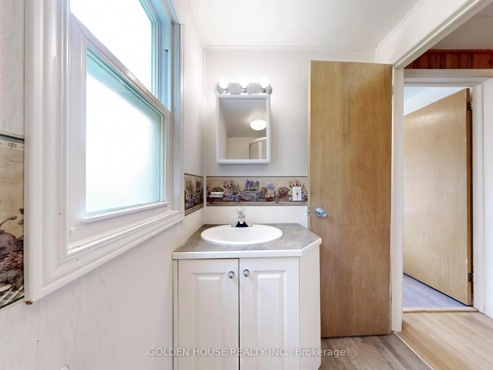 3845 Glenrest Drive