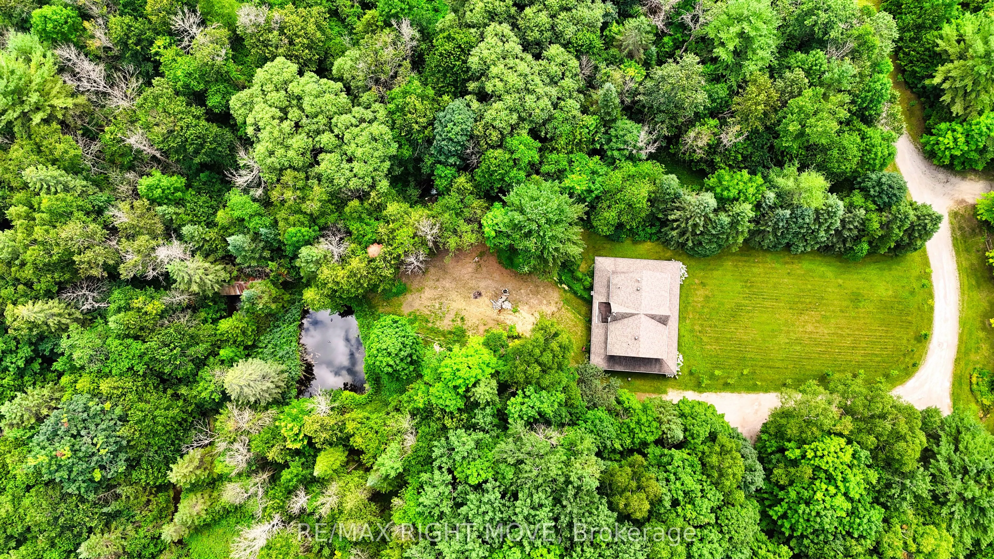 1390 Warminster Side Road