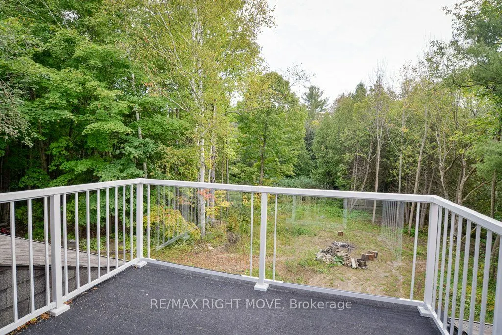 1390 Warminster Side Road