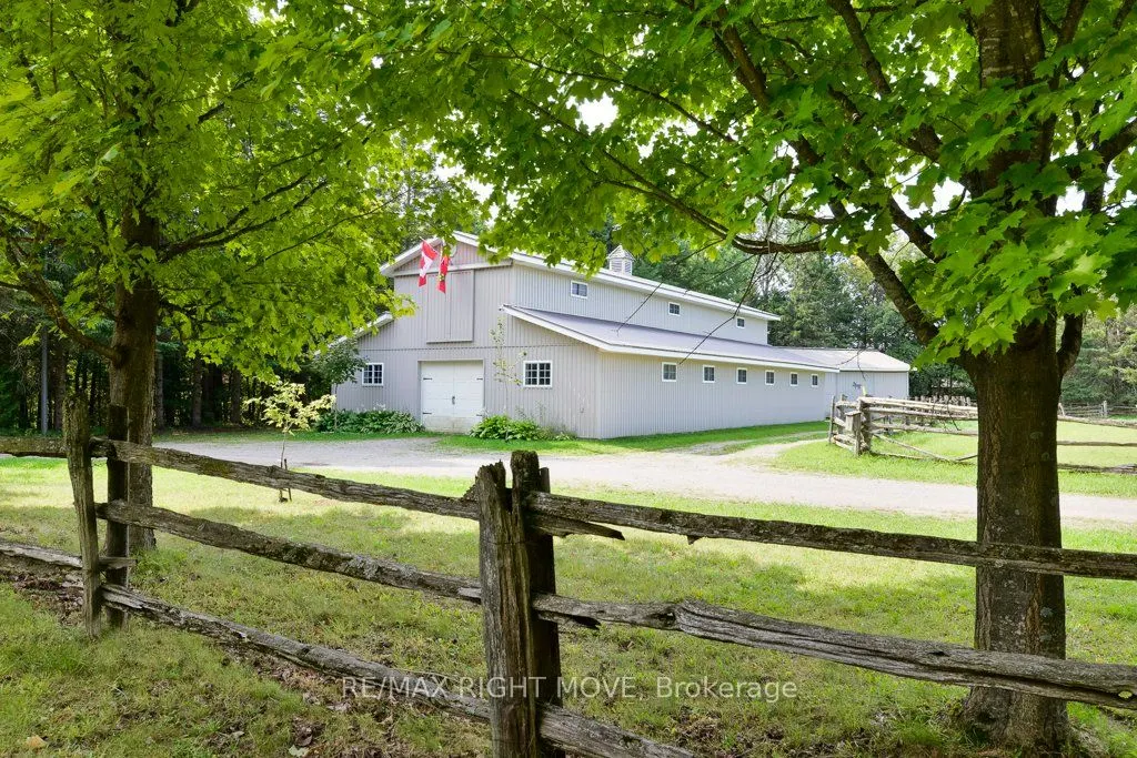 1390 Warminster Side Road