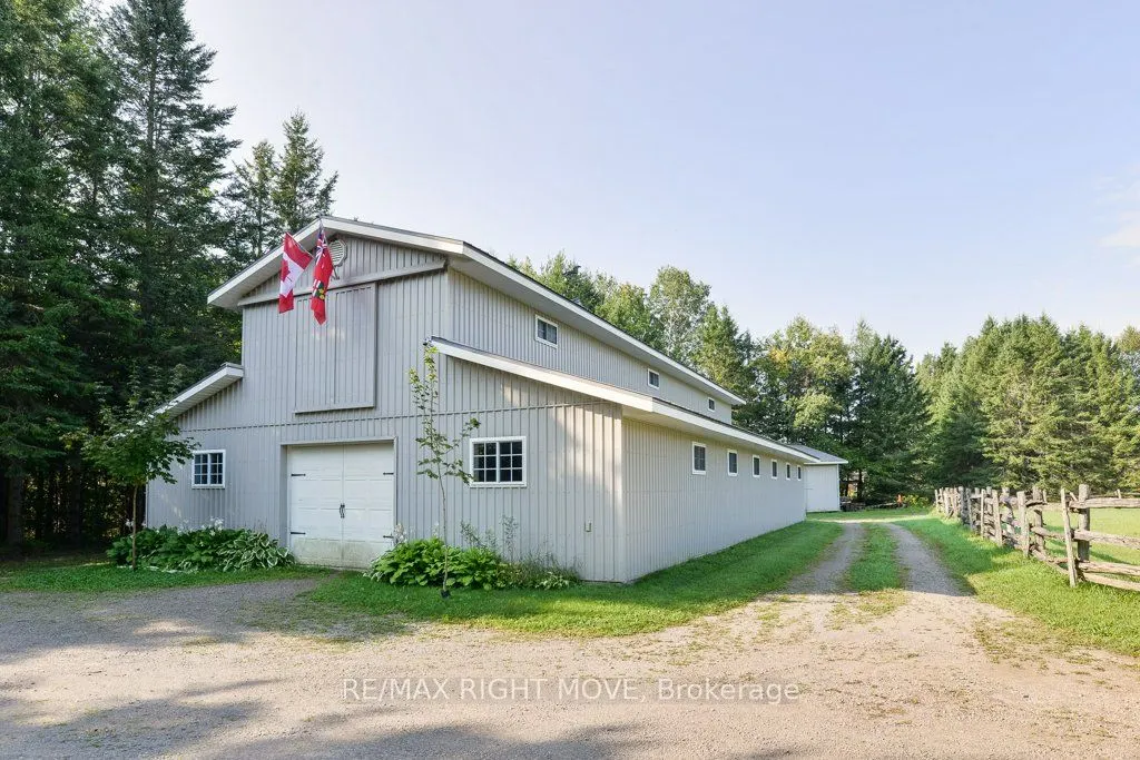 1390 Warminster Side Road