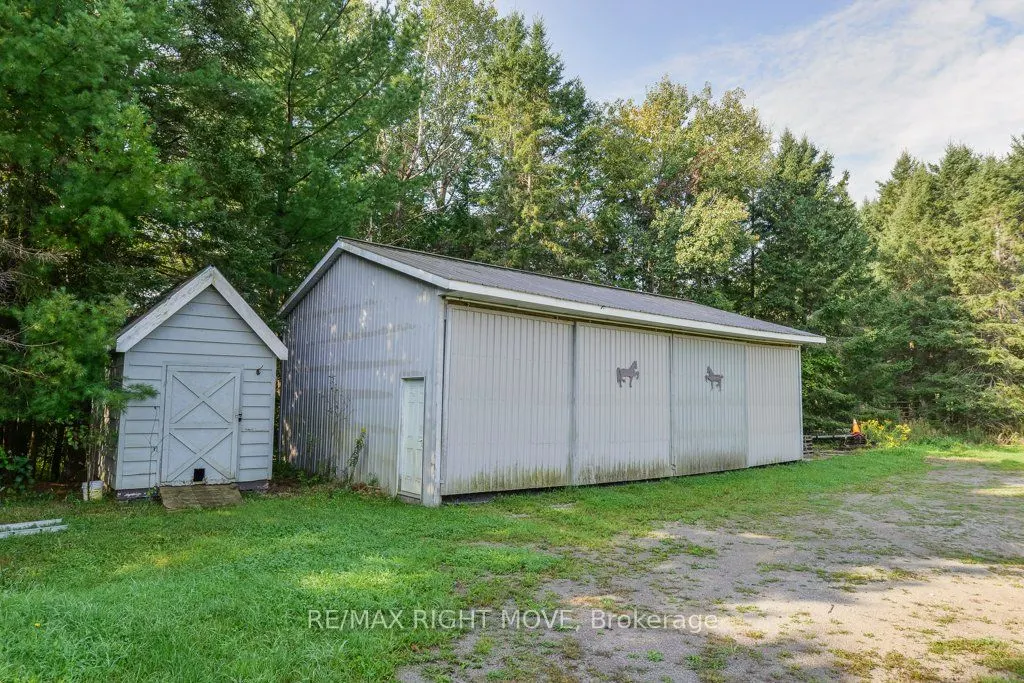1390 Warminster Side Road