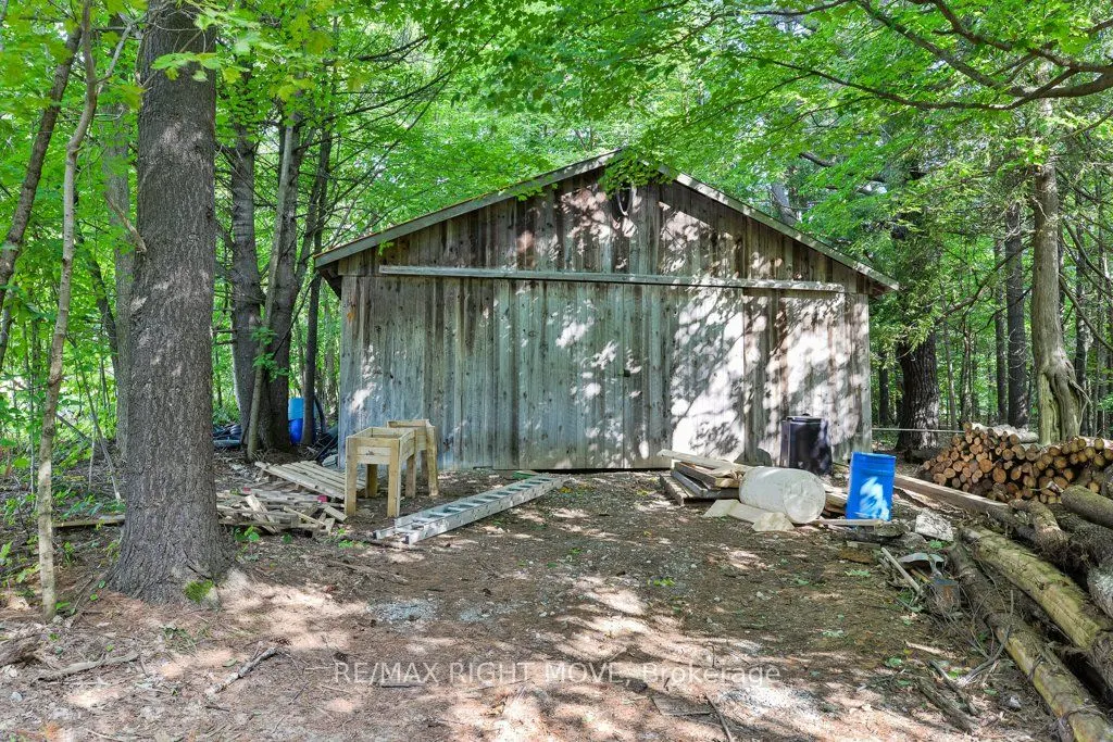 1390 Warminster Side Road
