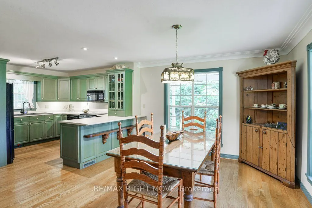 1390 Warminster Side Road