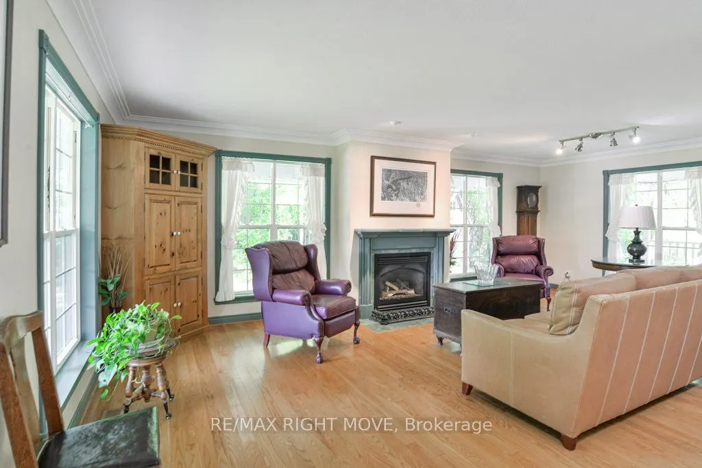 1390 Warminster Side Road