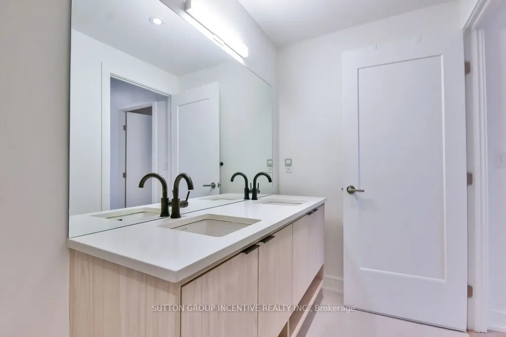 185 Dunlop Street E, #713