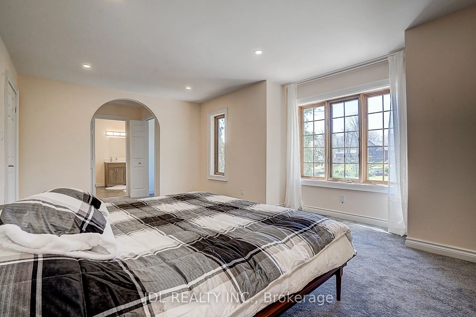 646 Oxbow Park Drive