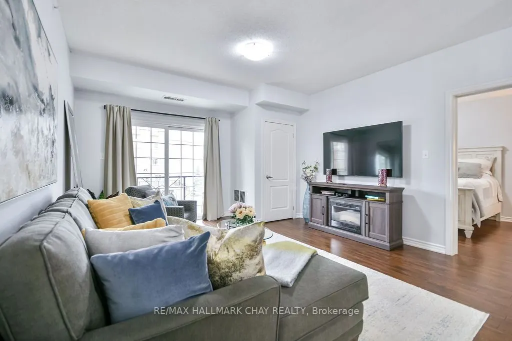 43 Ferndale Drive S, #207