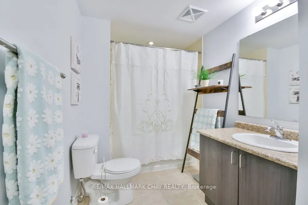 43 Ferndale Drive S, #207