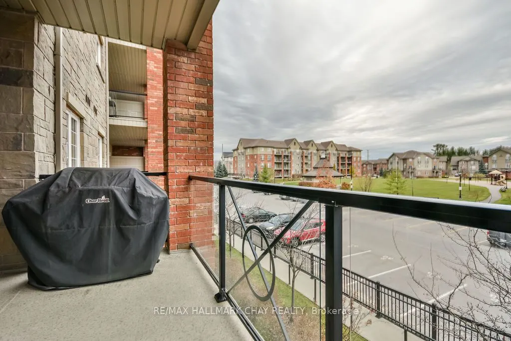 43 Ferndale Drive S, #207