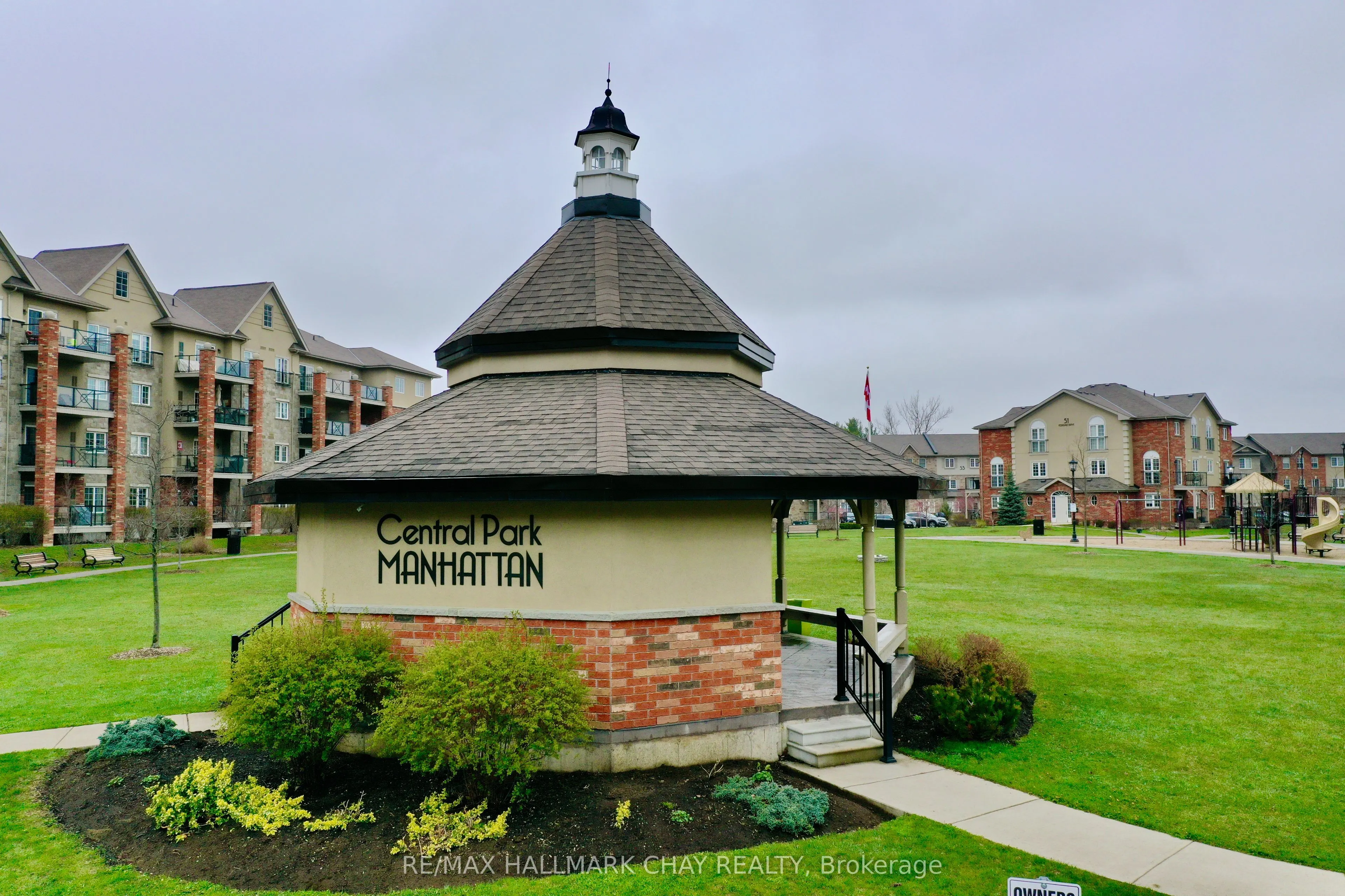 43 Ferndale Drive S, #207