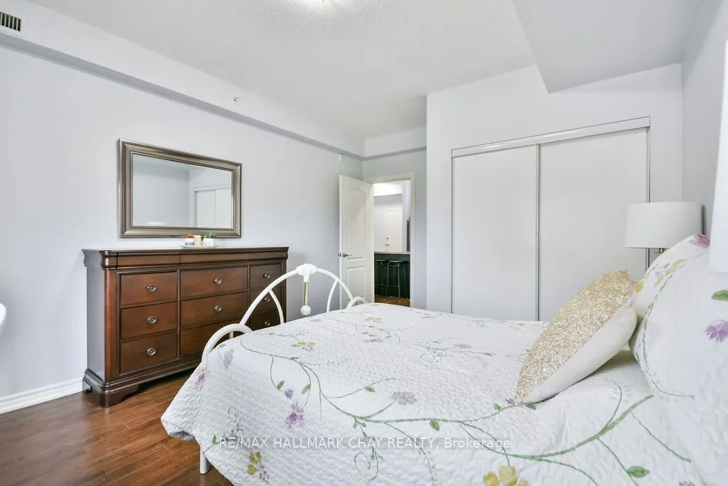 43 Ferndale Drive S, #207