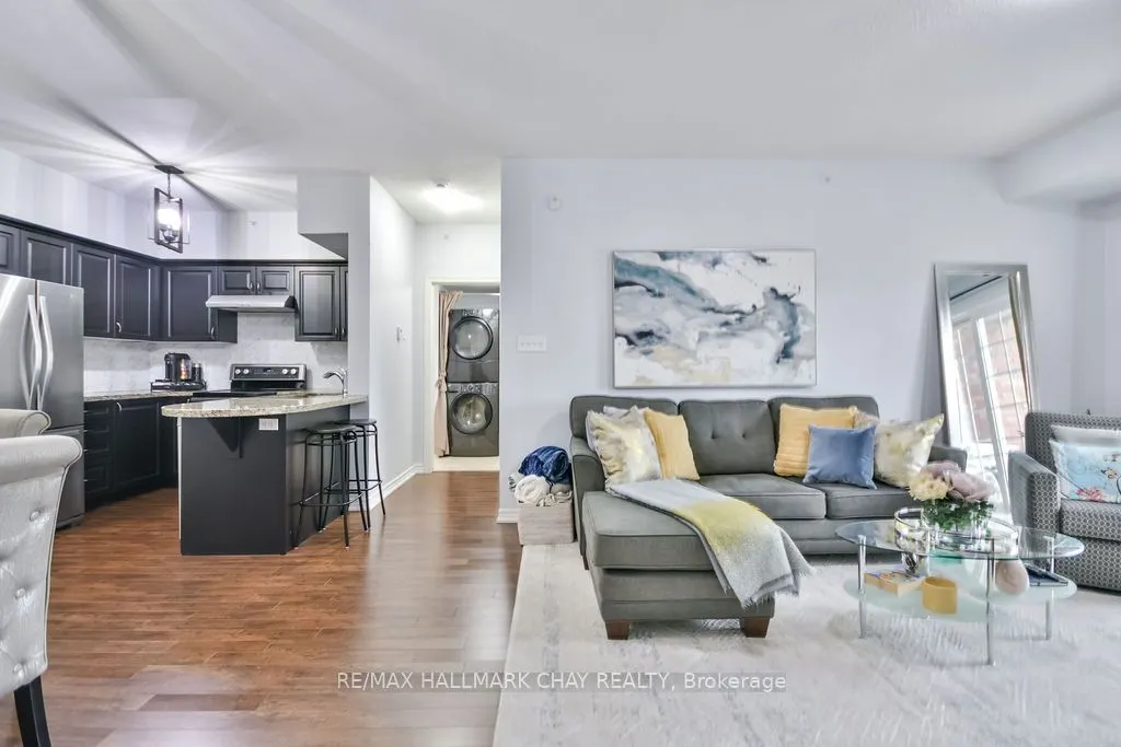 43 Ferndale Drive S, #207