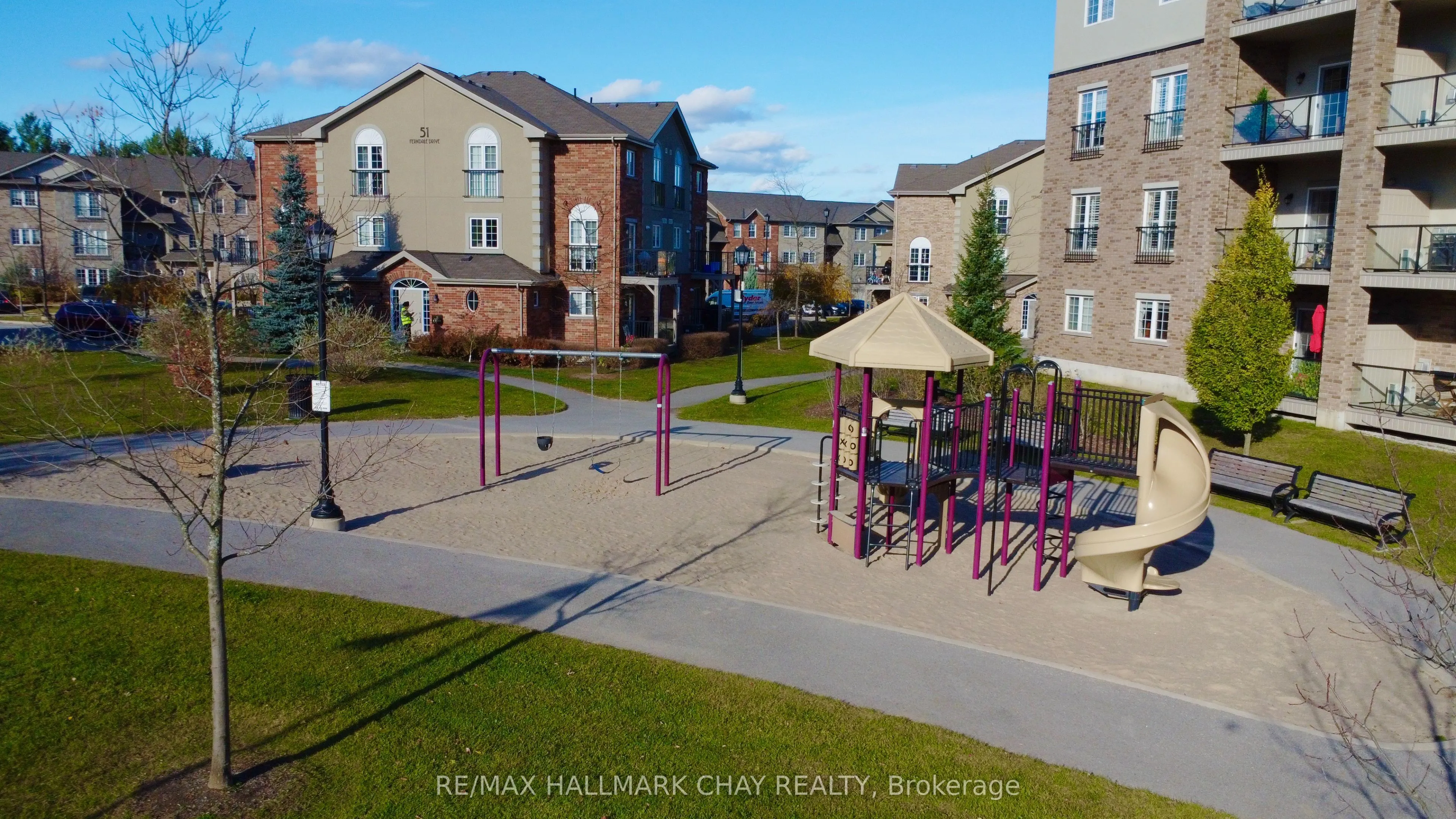 43 Ferndale Drive S, #207