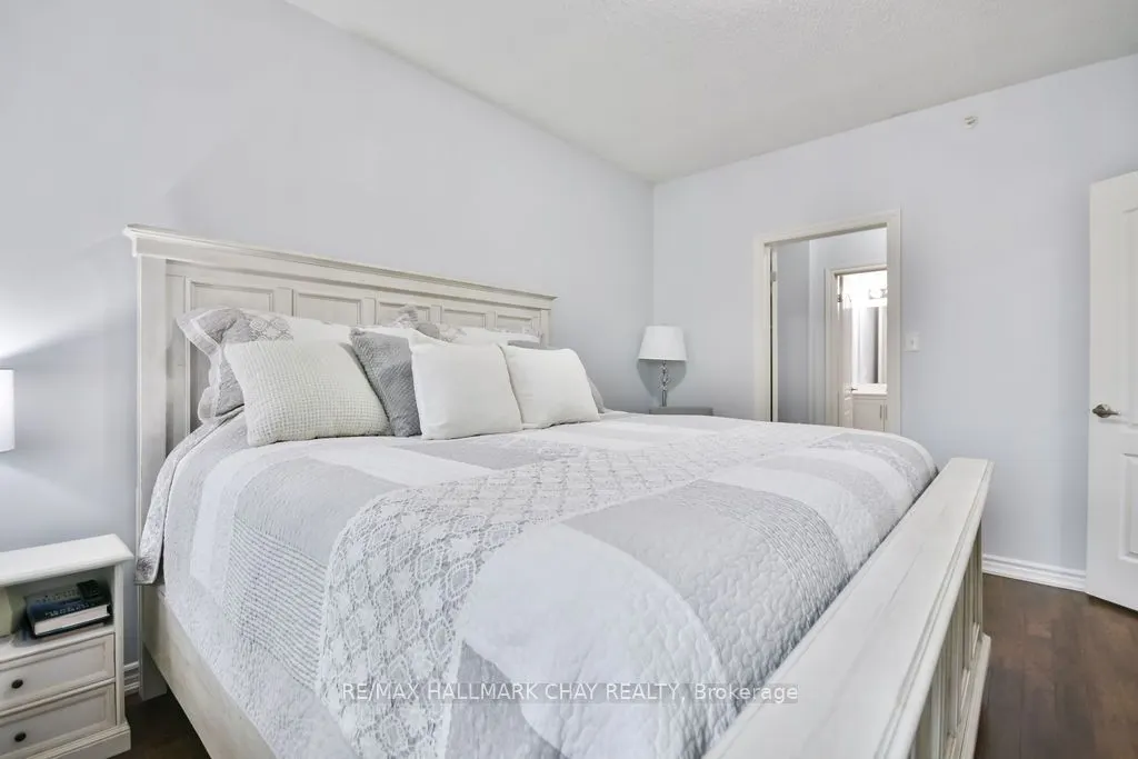 43 Ferndale Drive S, #207