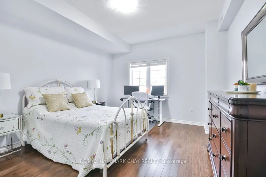 43 Ferndale Drive S, #207