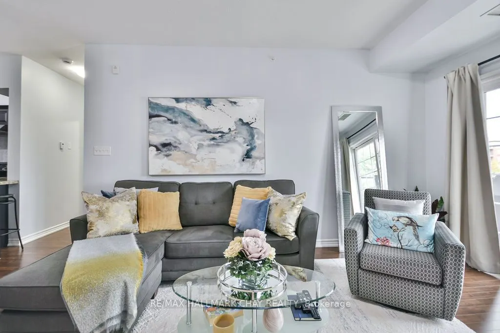 43 Ferndale Drive S, #207
