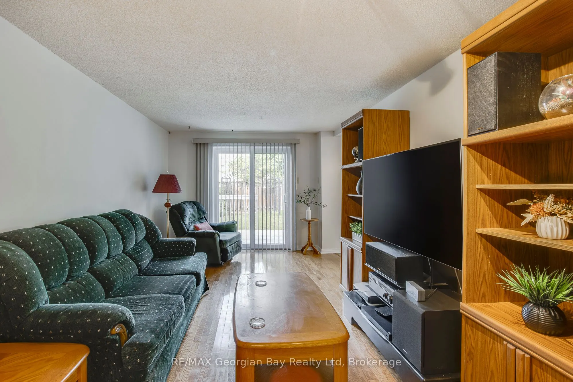 328 Rose Crescent