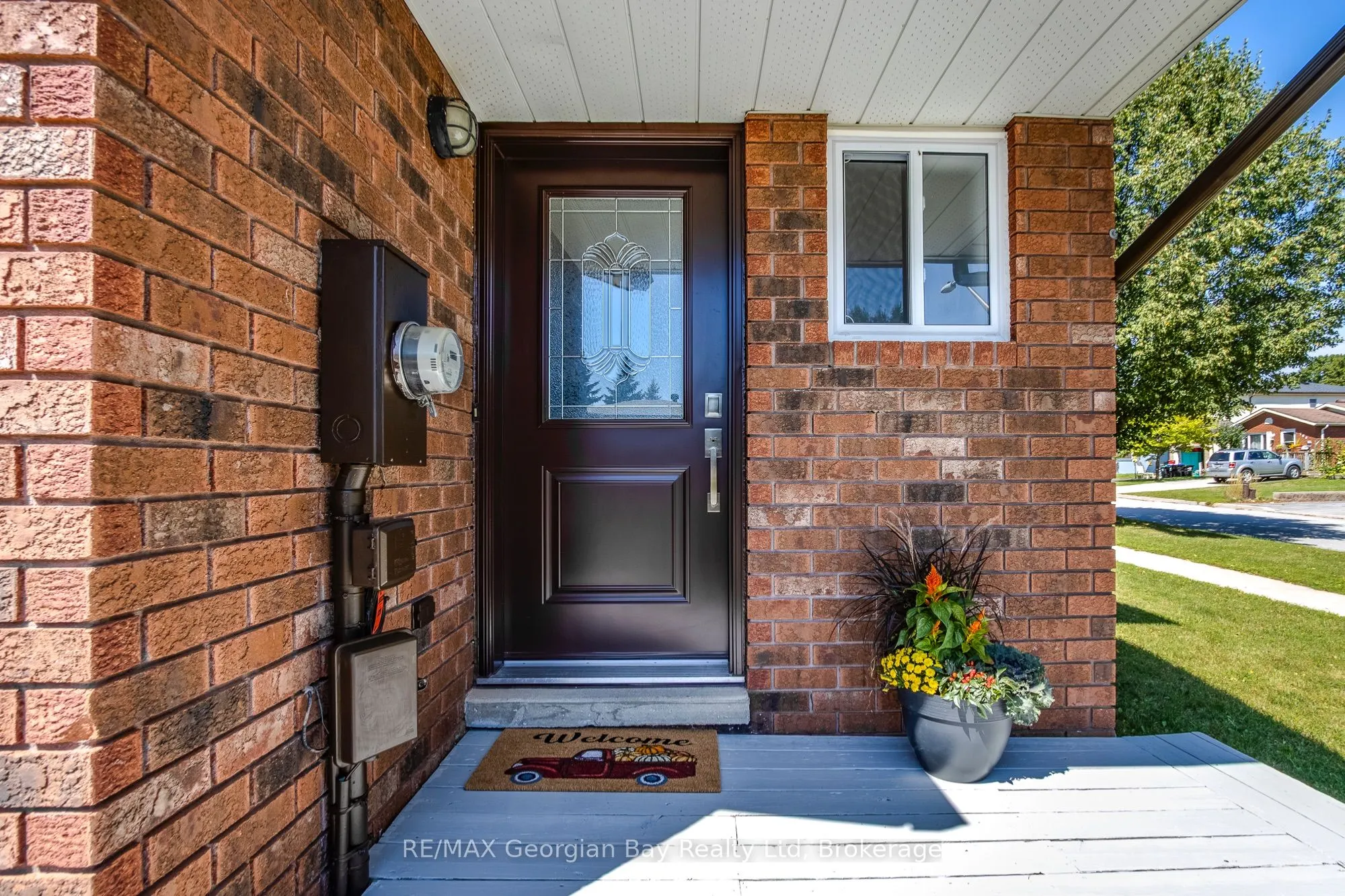 328 Rose Crescent
