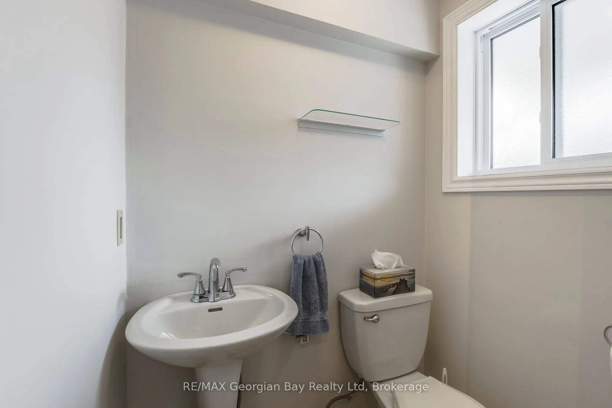 328 Rose Crescent