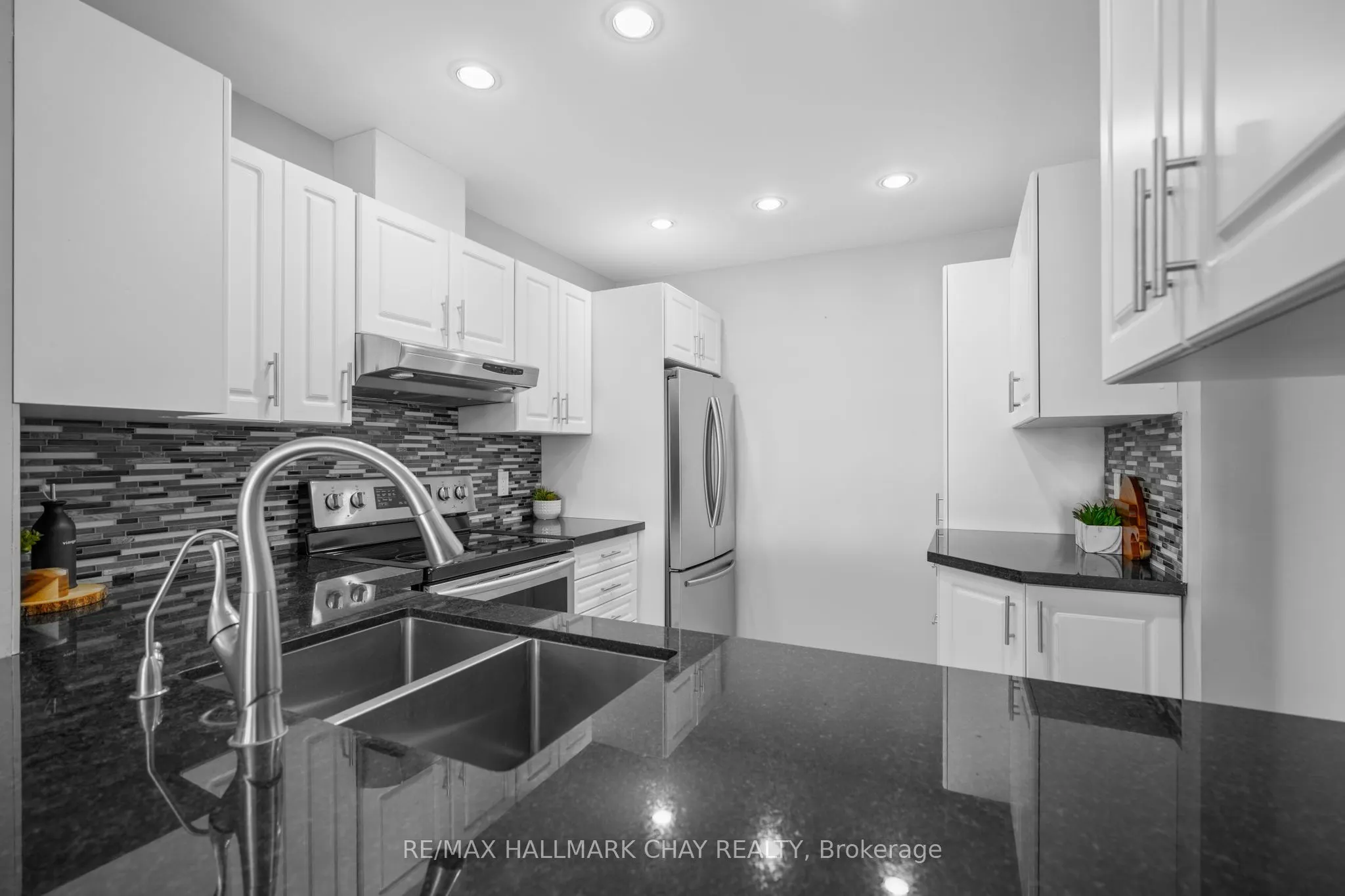 1 Olive Crescent, #4