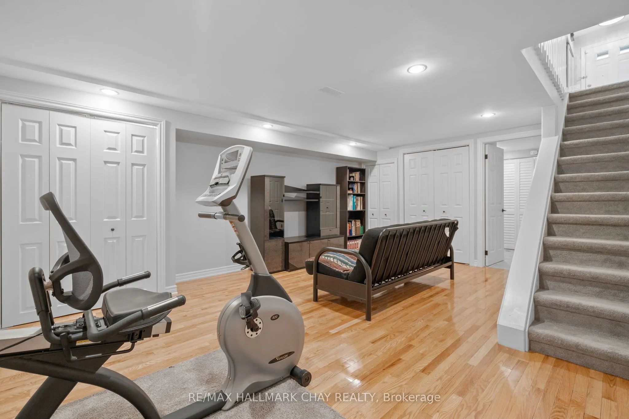 1 Olive Crescent, #4