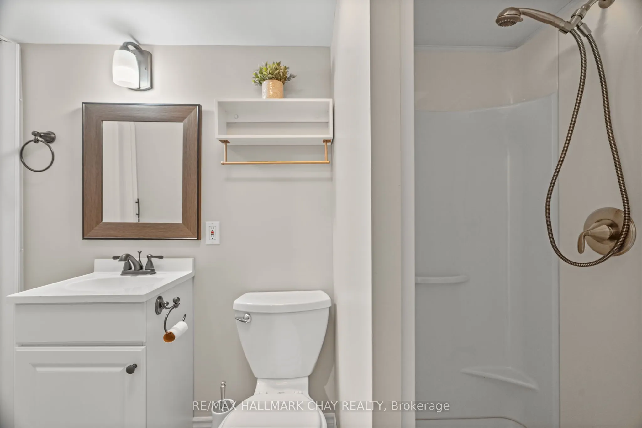 1 Olive Crescent, #4