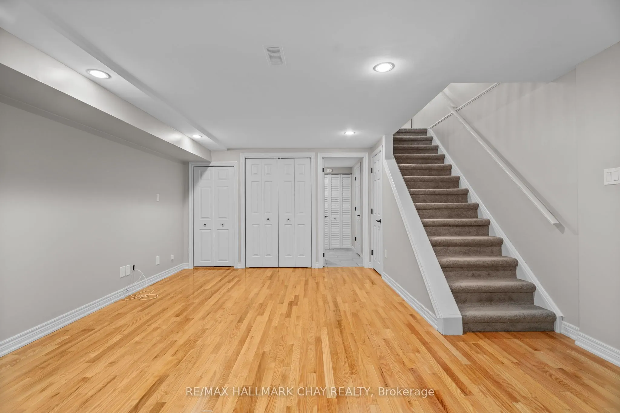 1 Olive Crescent, #4