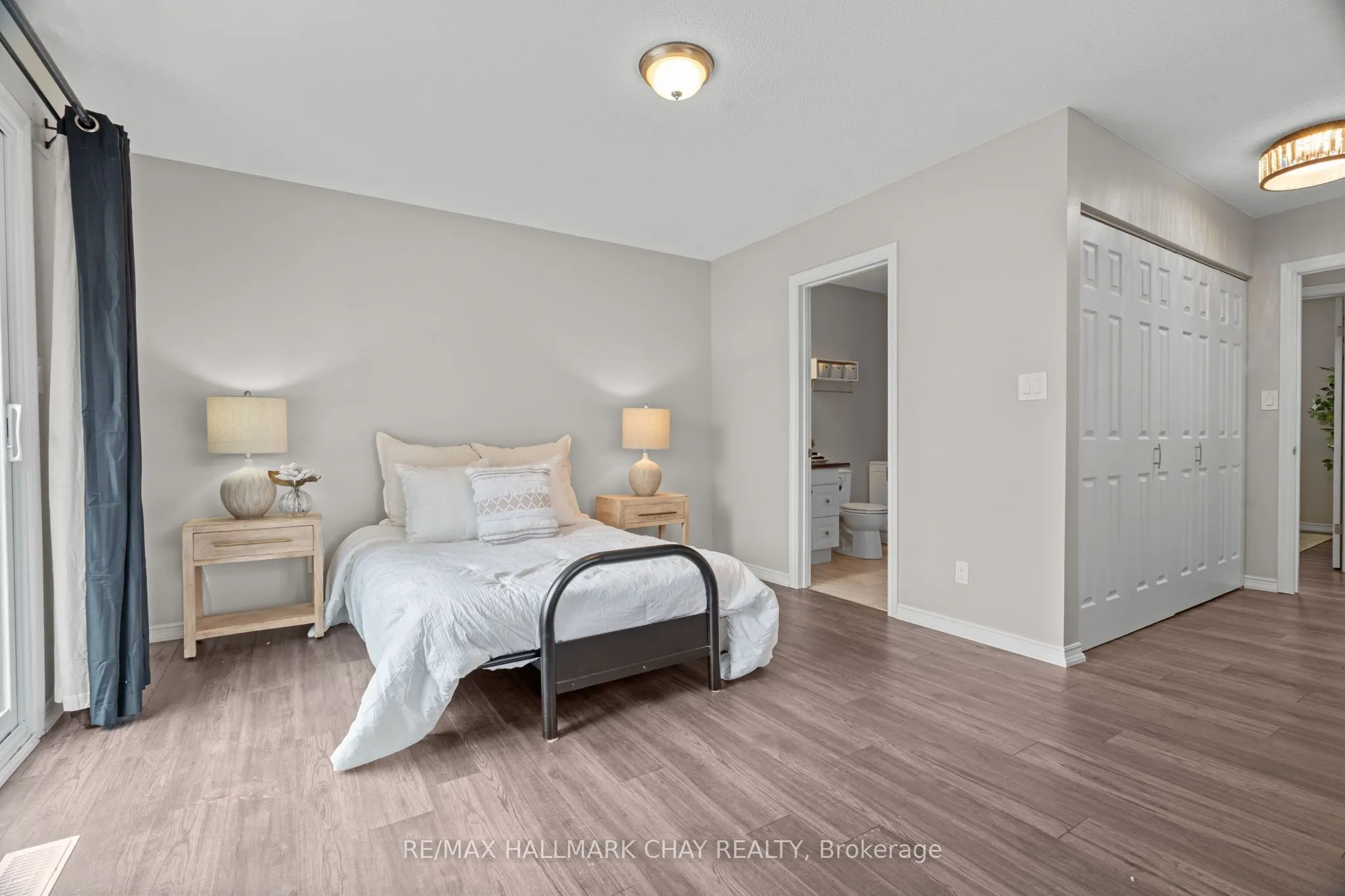 1 Olive Crescent, #4