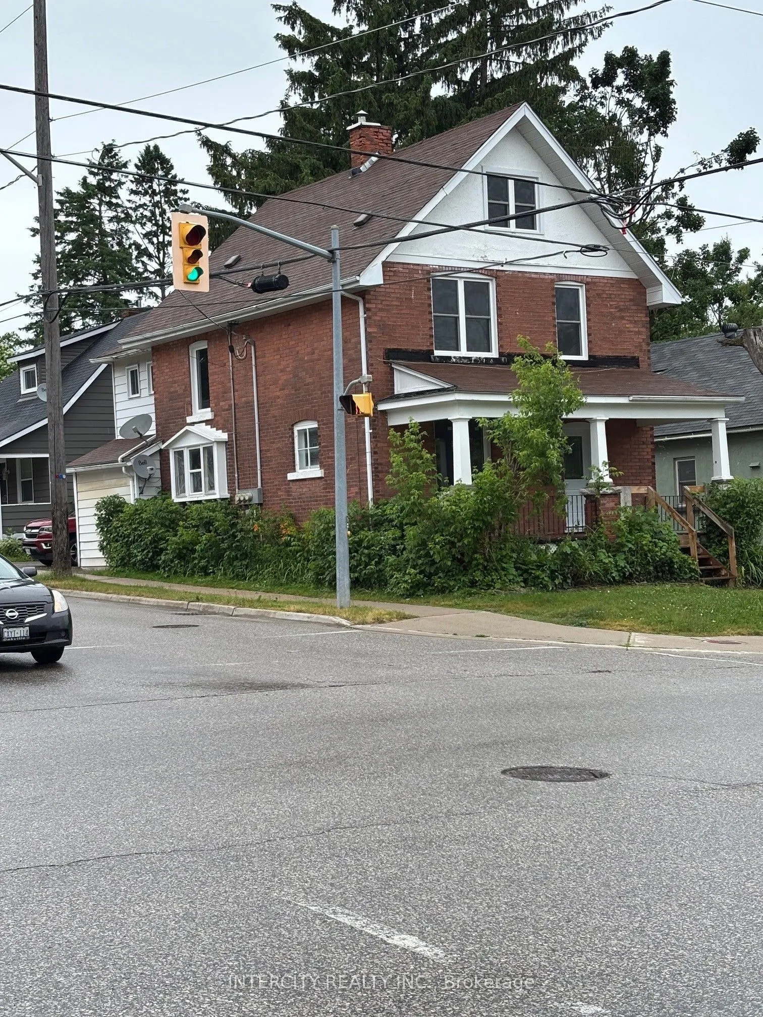 90 Coldwater Road W