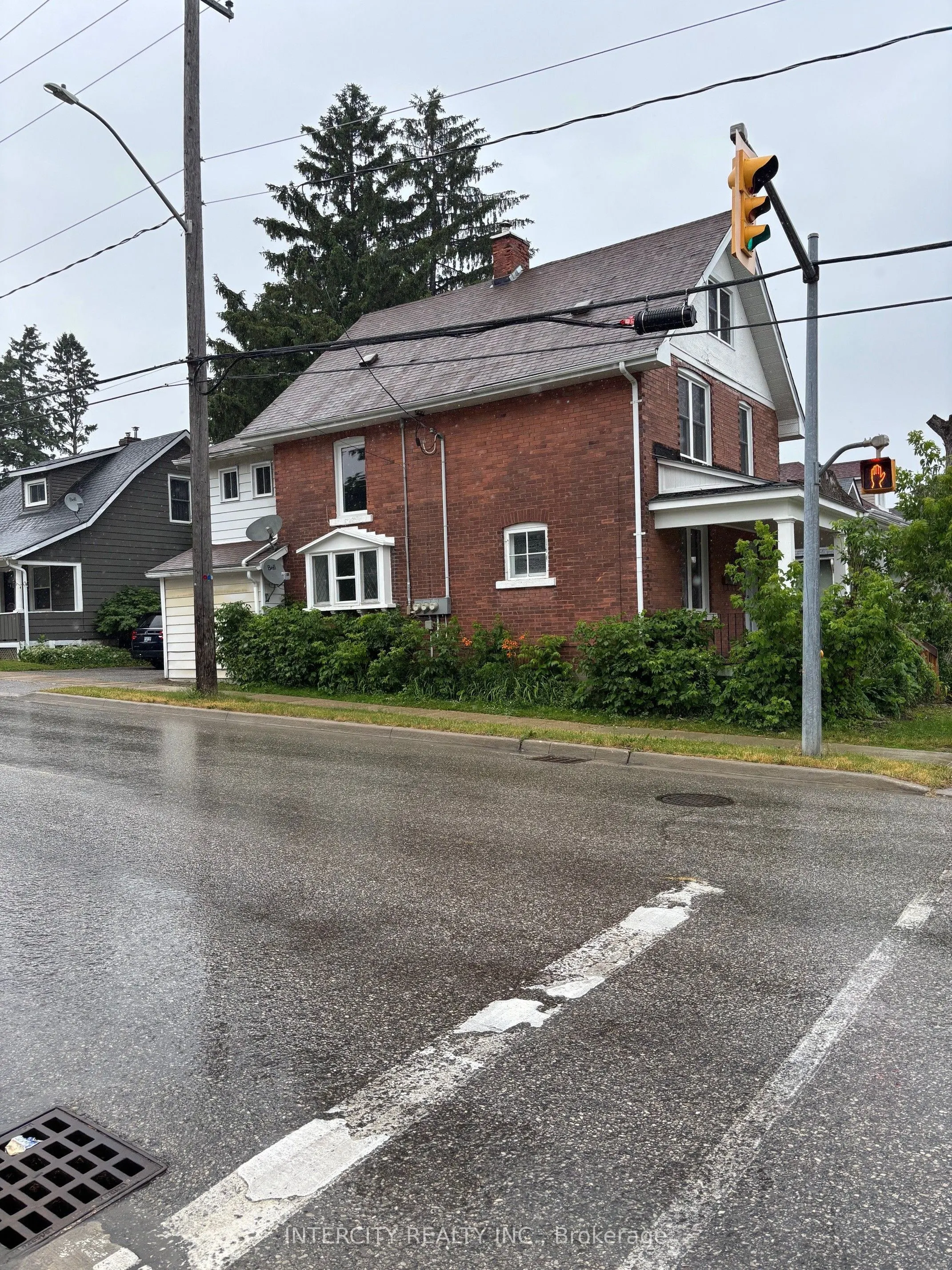 90 Coldwater Road W