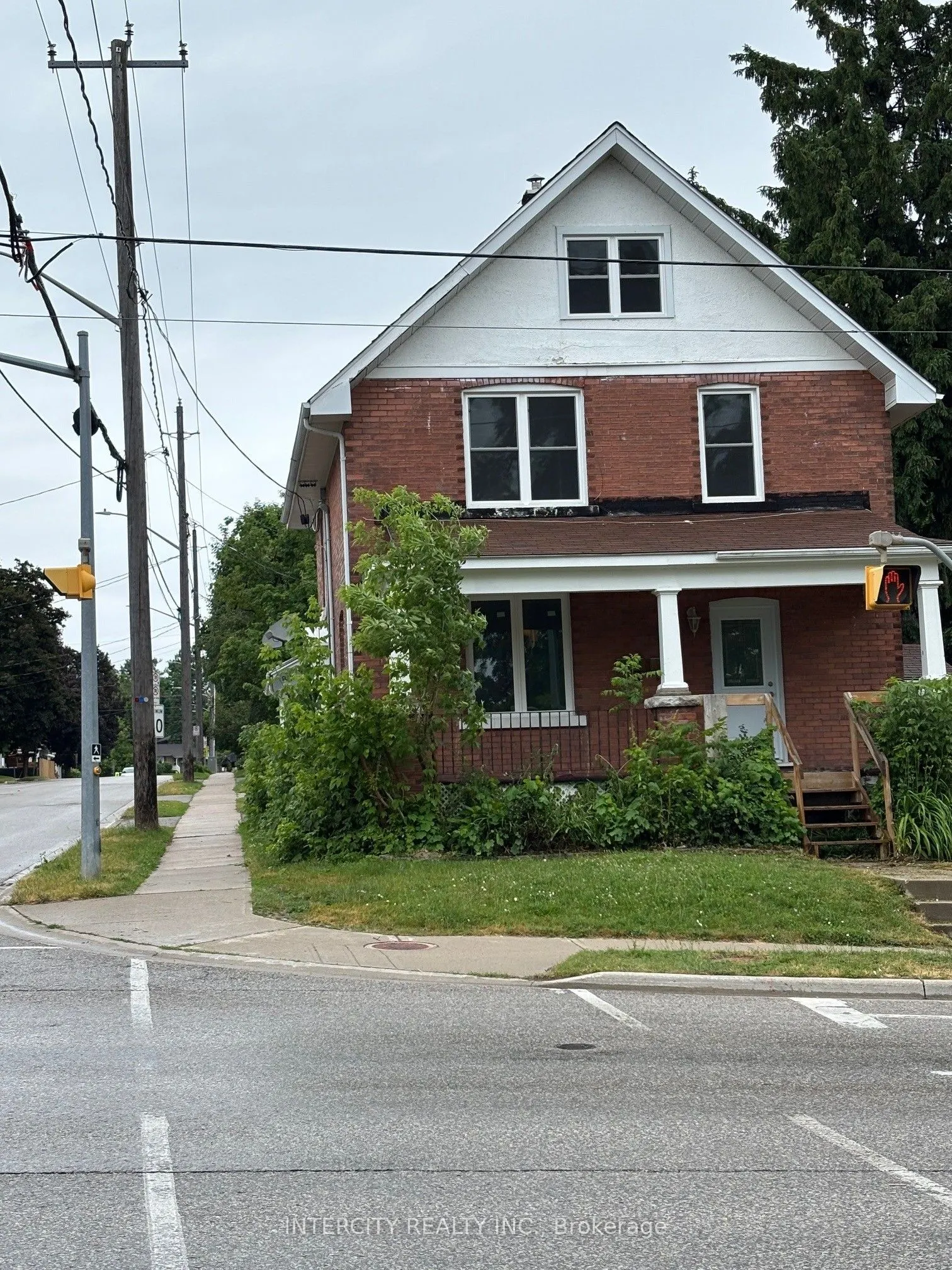 90 Coldwater Road W