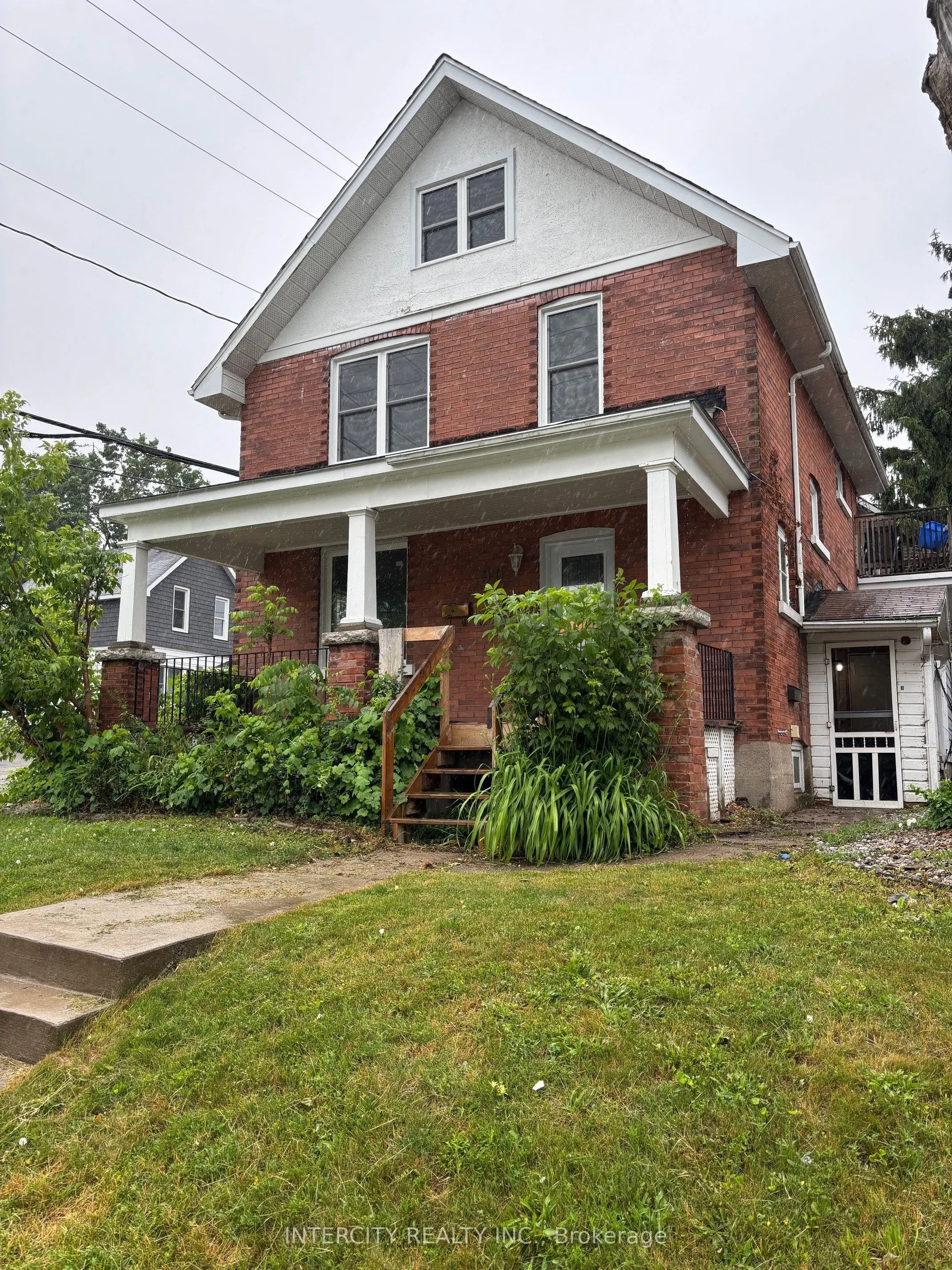 90 Coldwater Road W