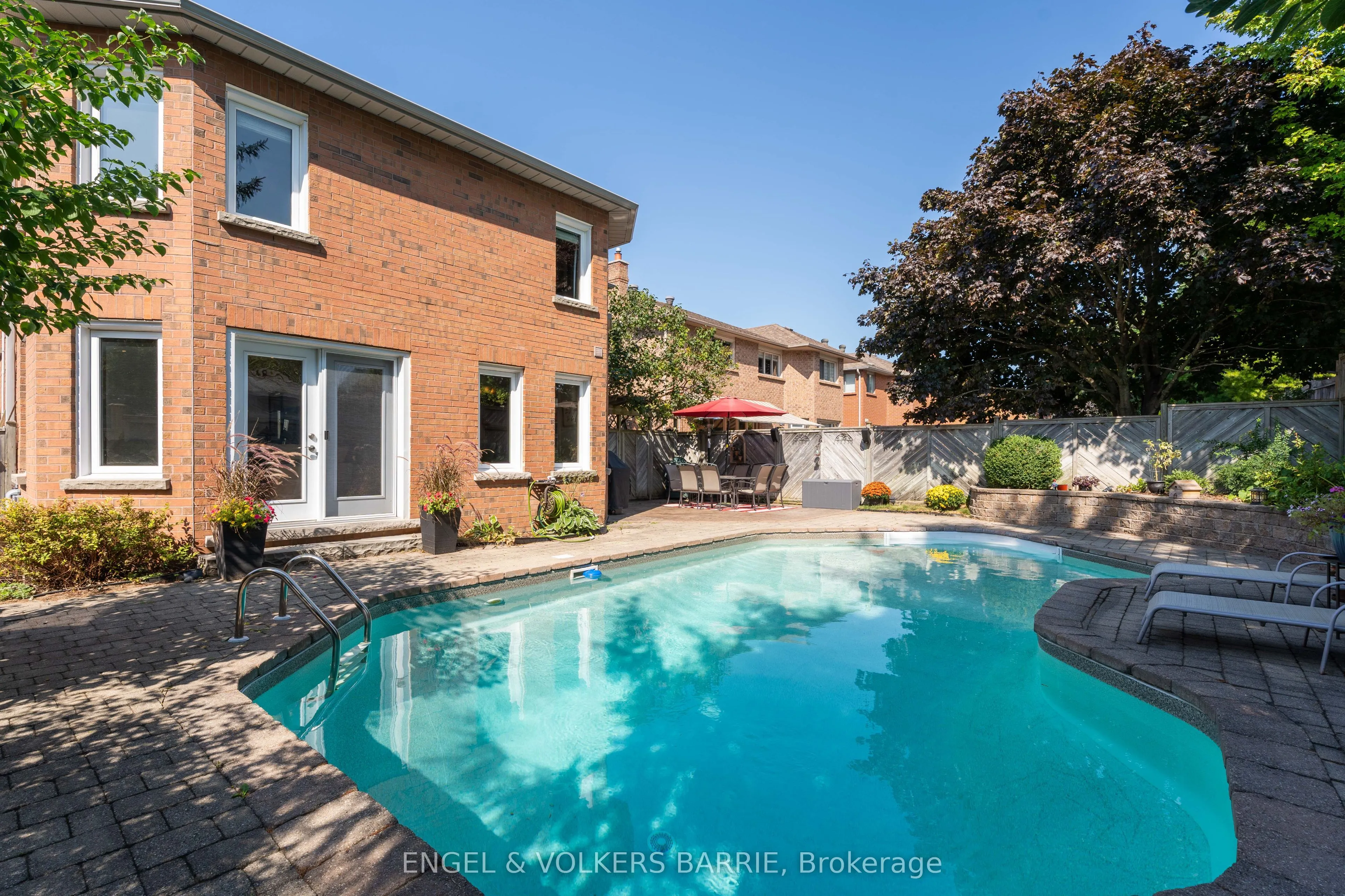 19 Grand Forest Drive