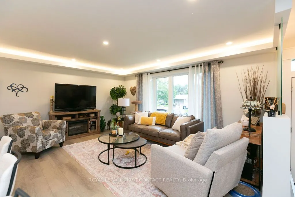 20 Ottaway Avenue