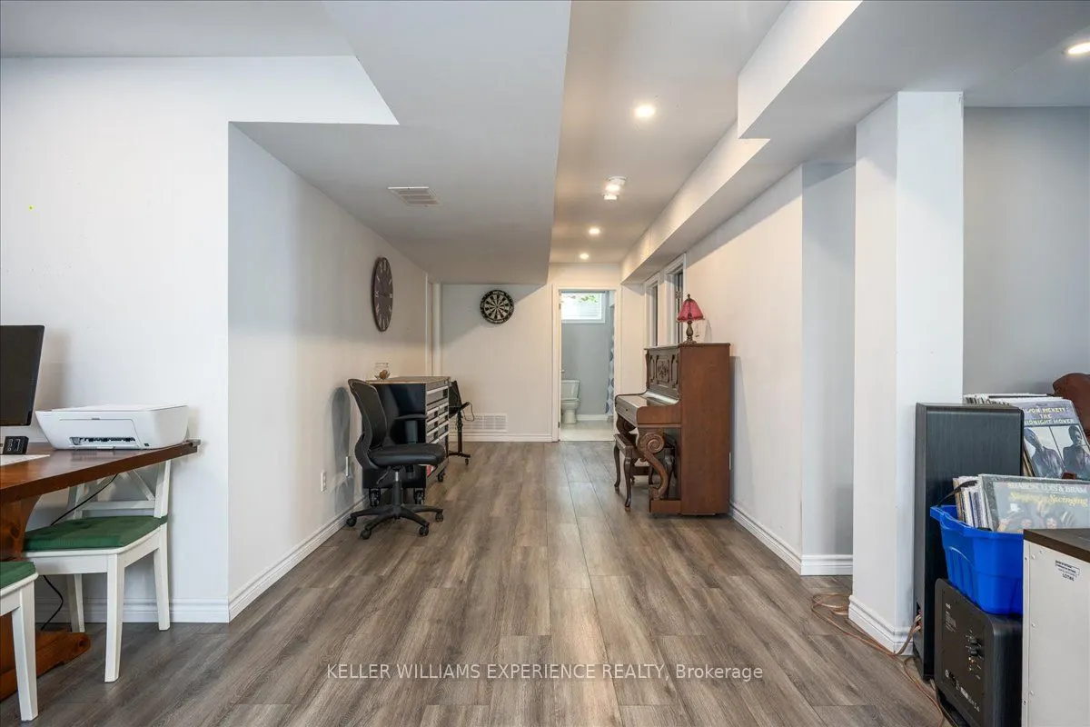 158 Moonstone Road E