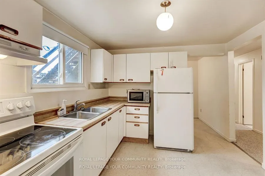 386 Essa Rd Lower Level Road