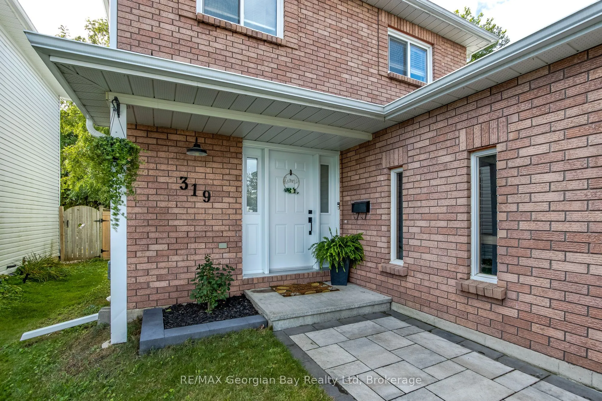 319 Ellen Street