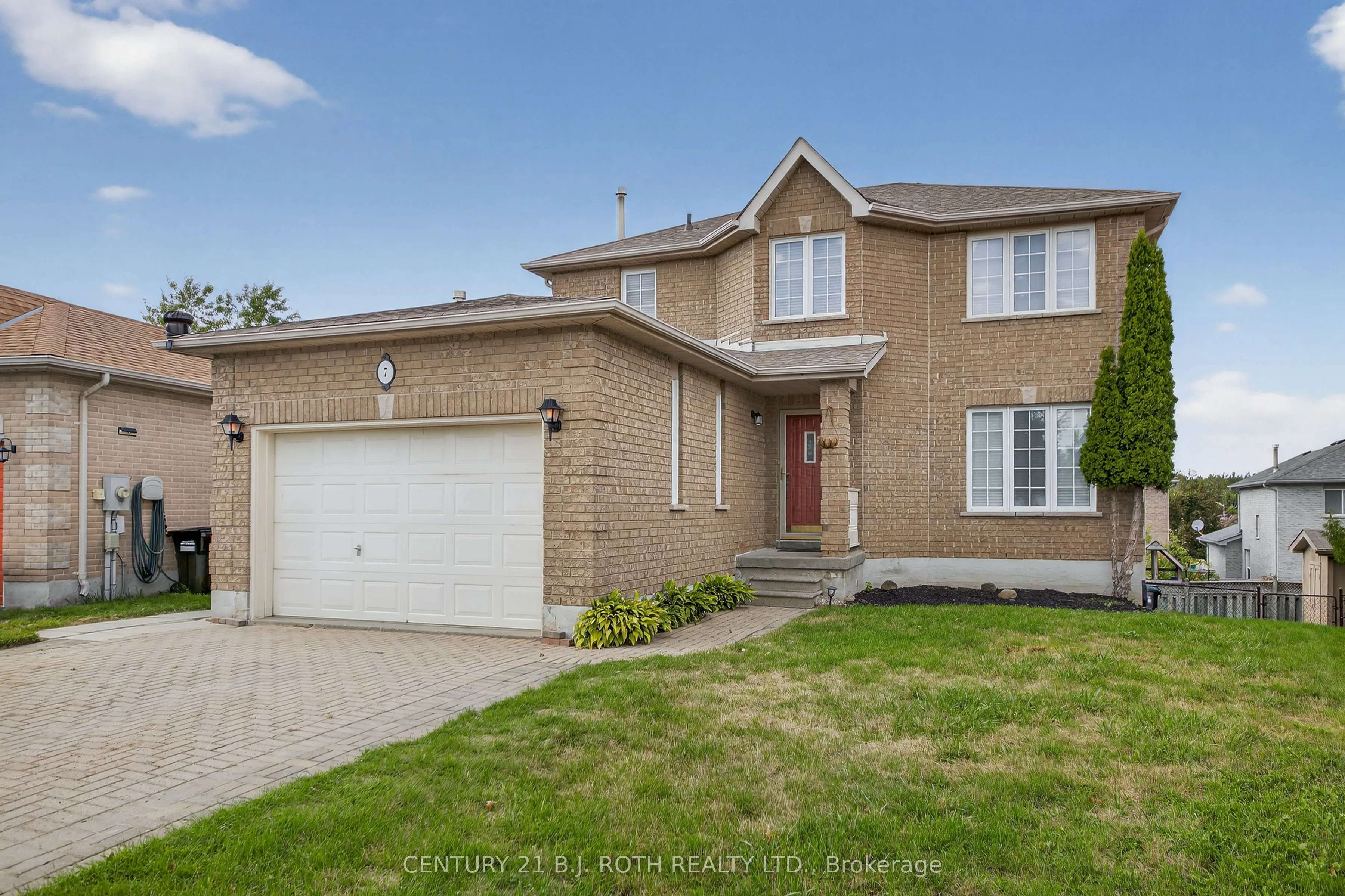 7 Round Leaf Court