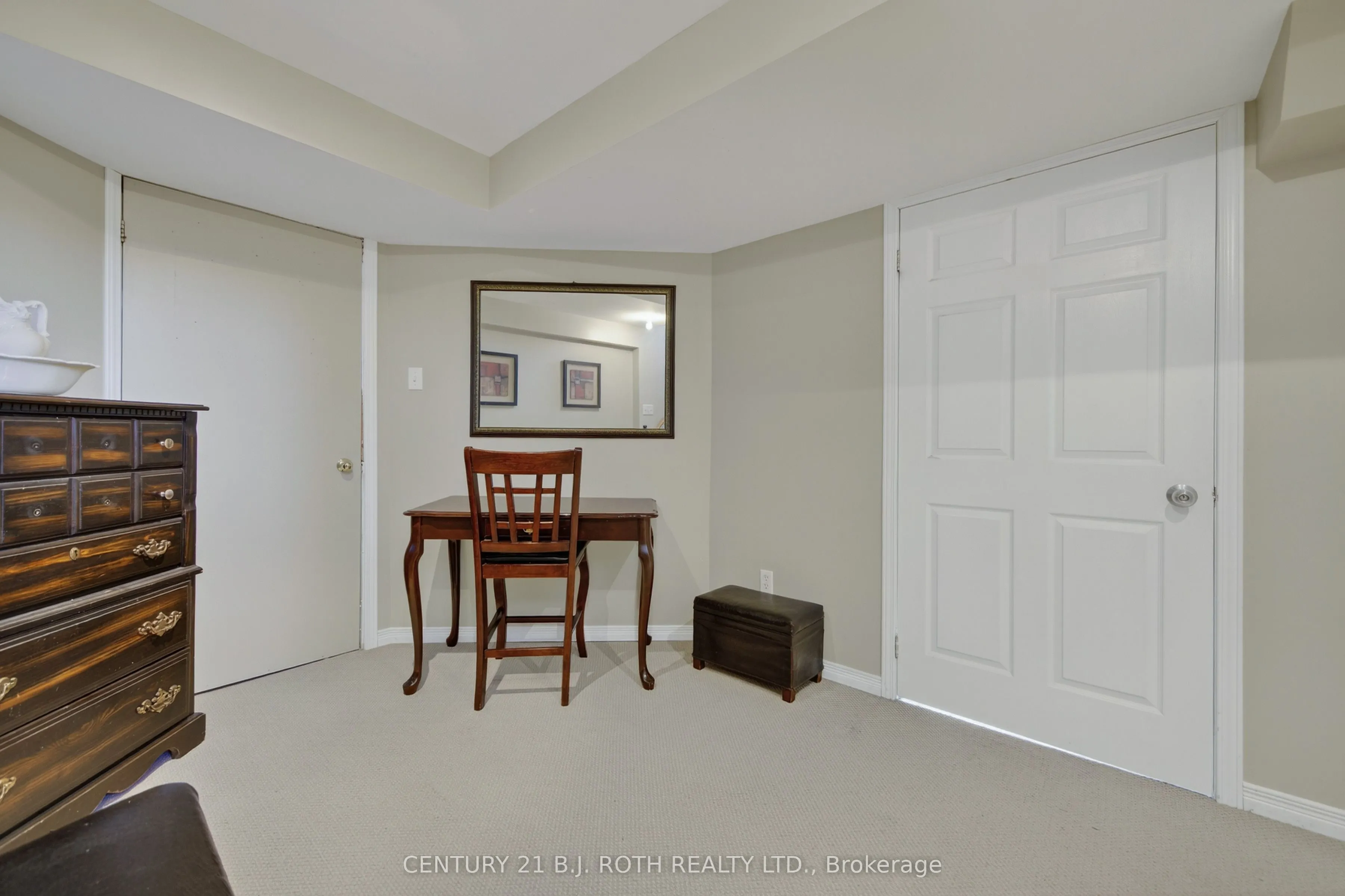 7 Round Leaf Court