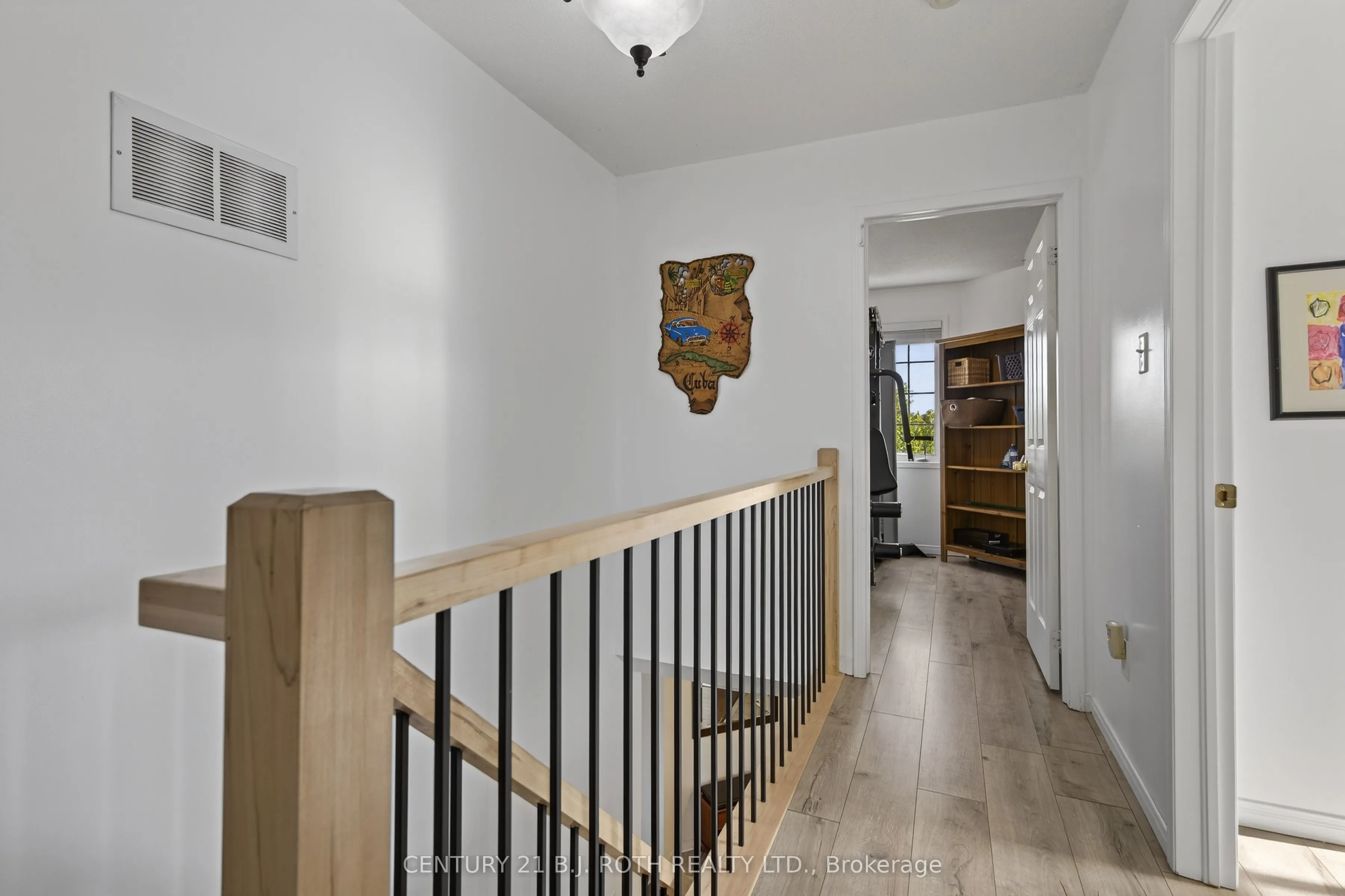 7 Round Leaf Court