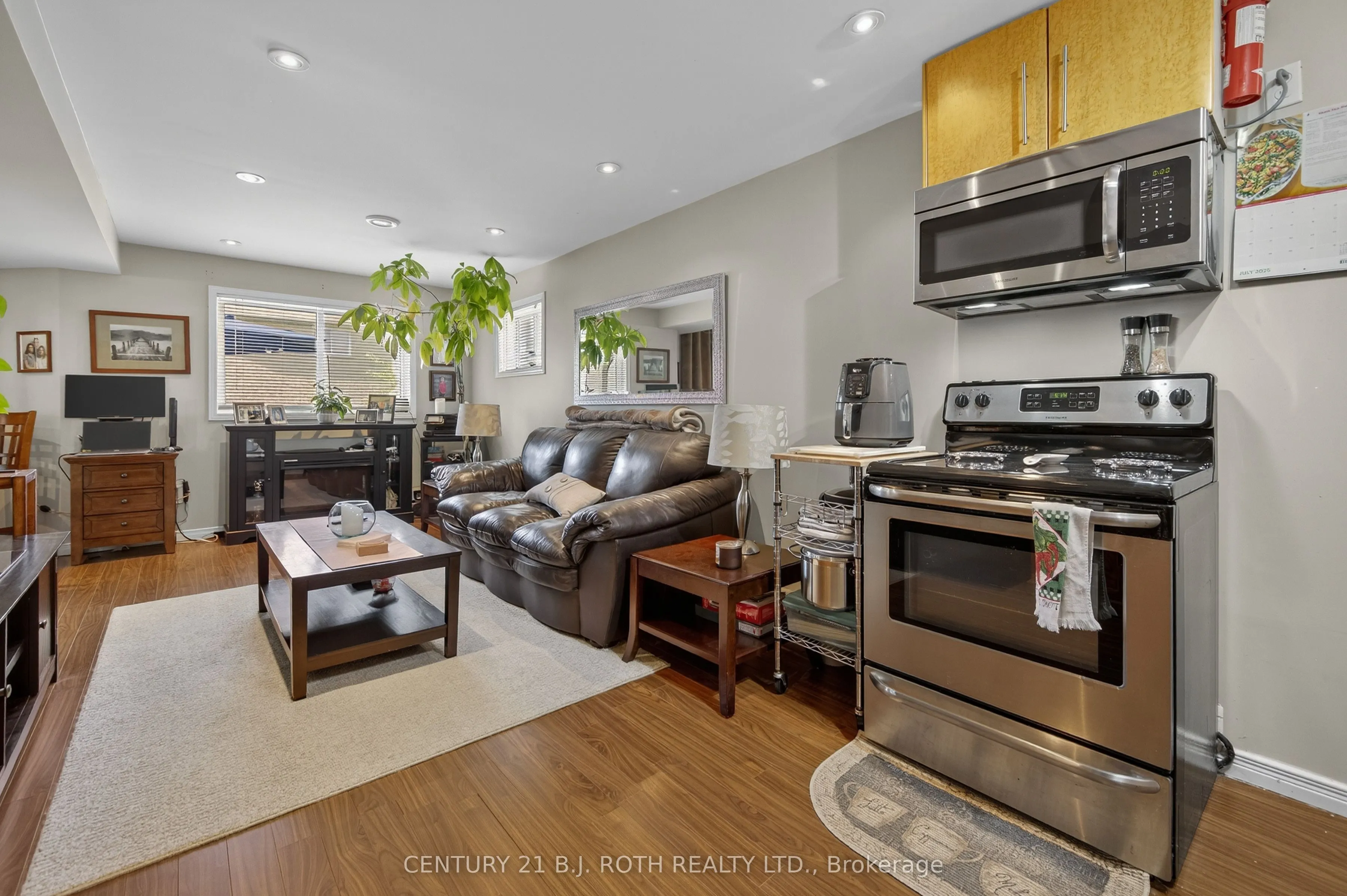 7 Round Leaf Court