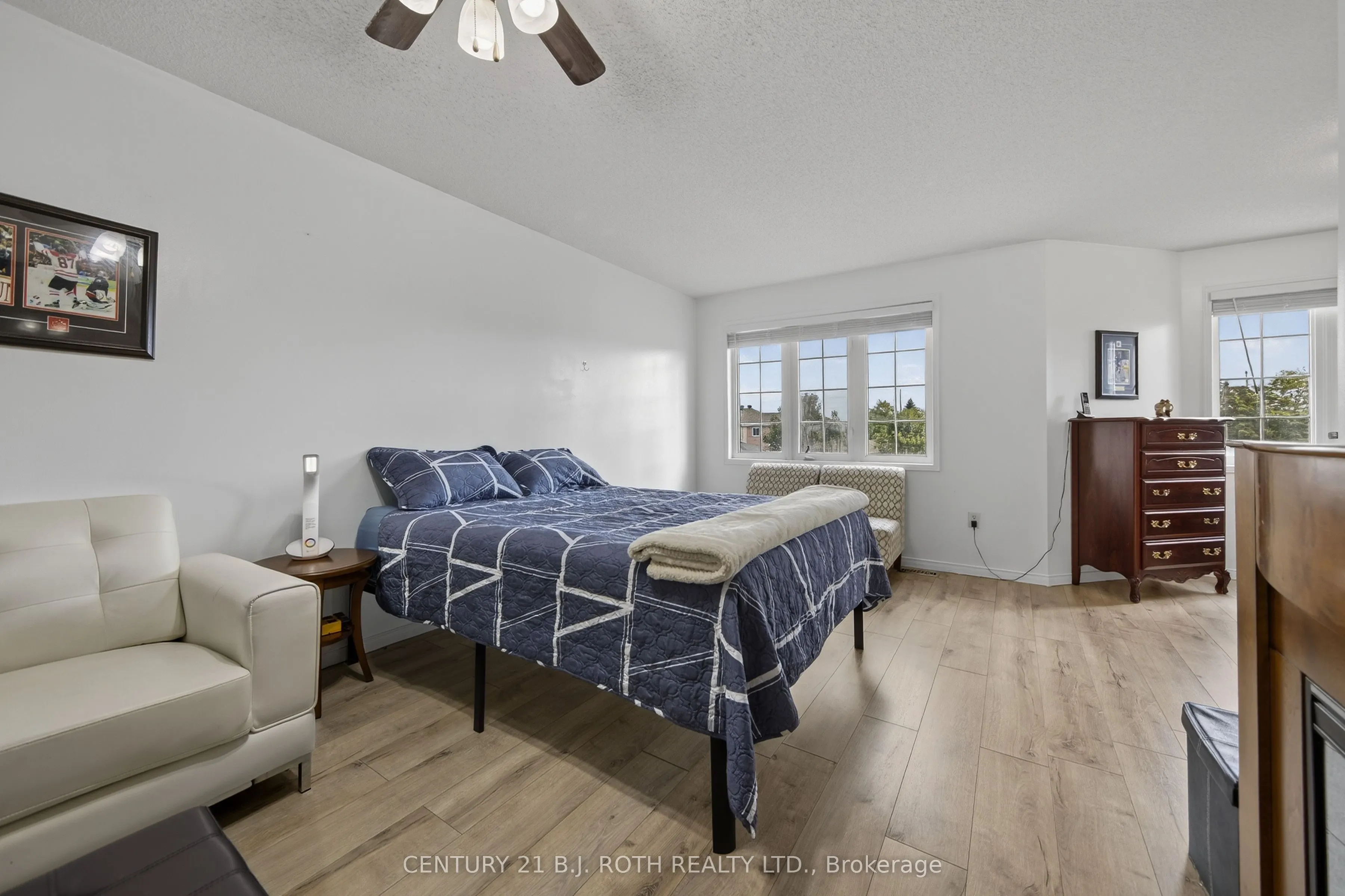 7 Round Leaf Court