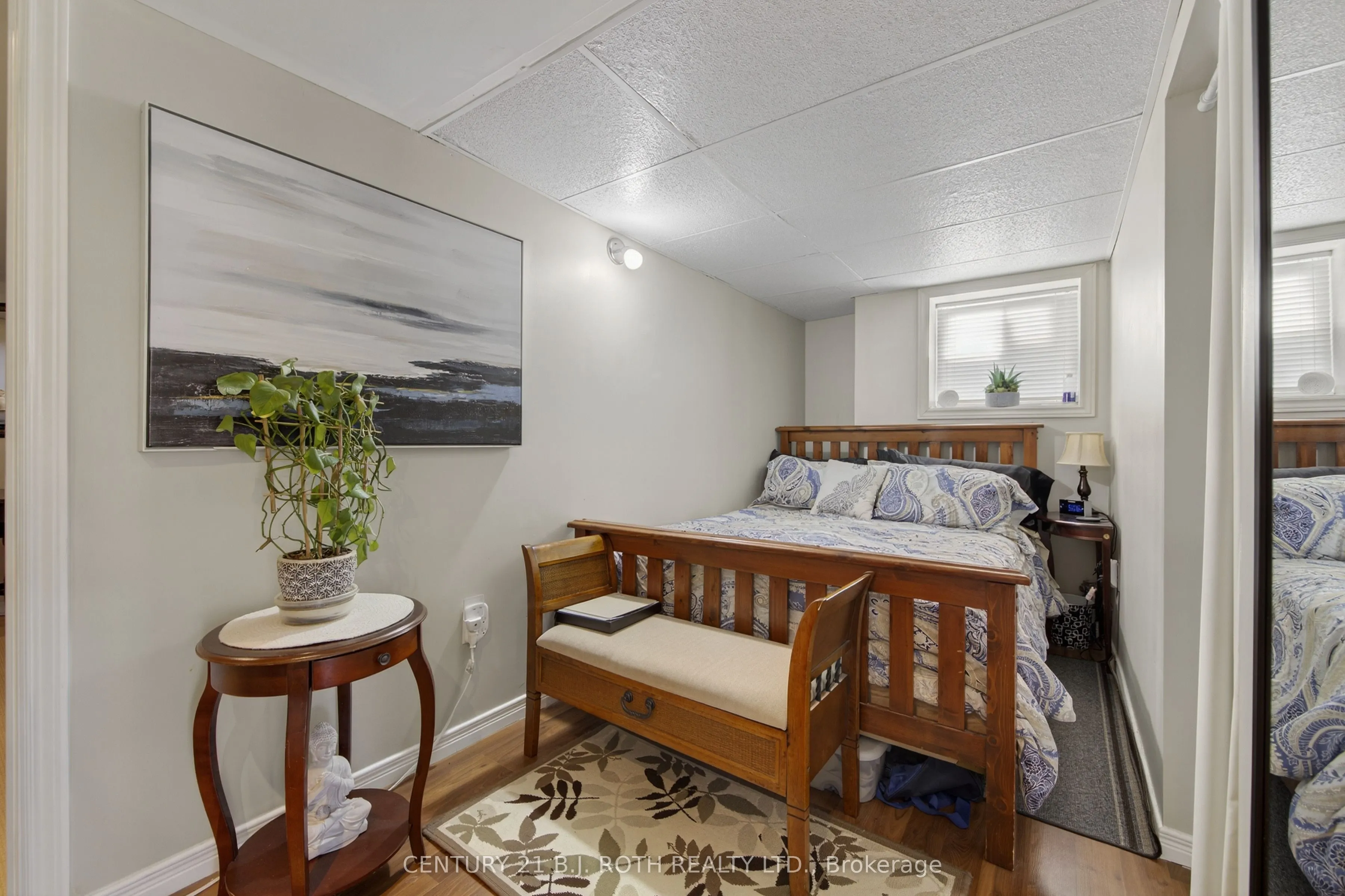 7 Round Leaf Court