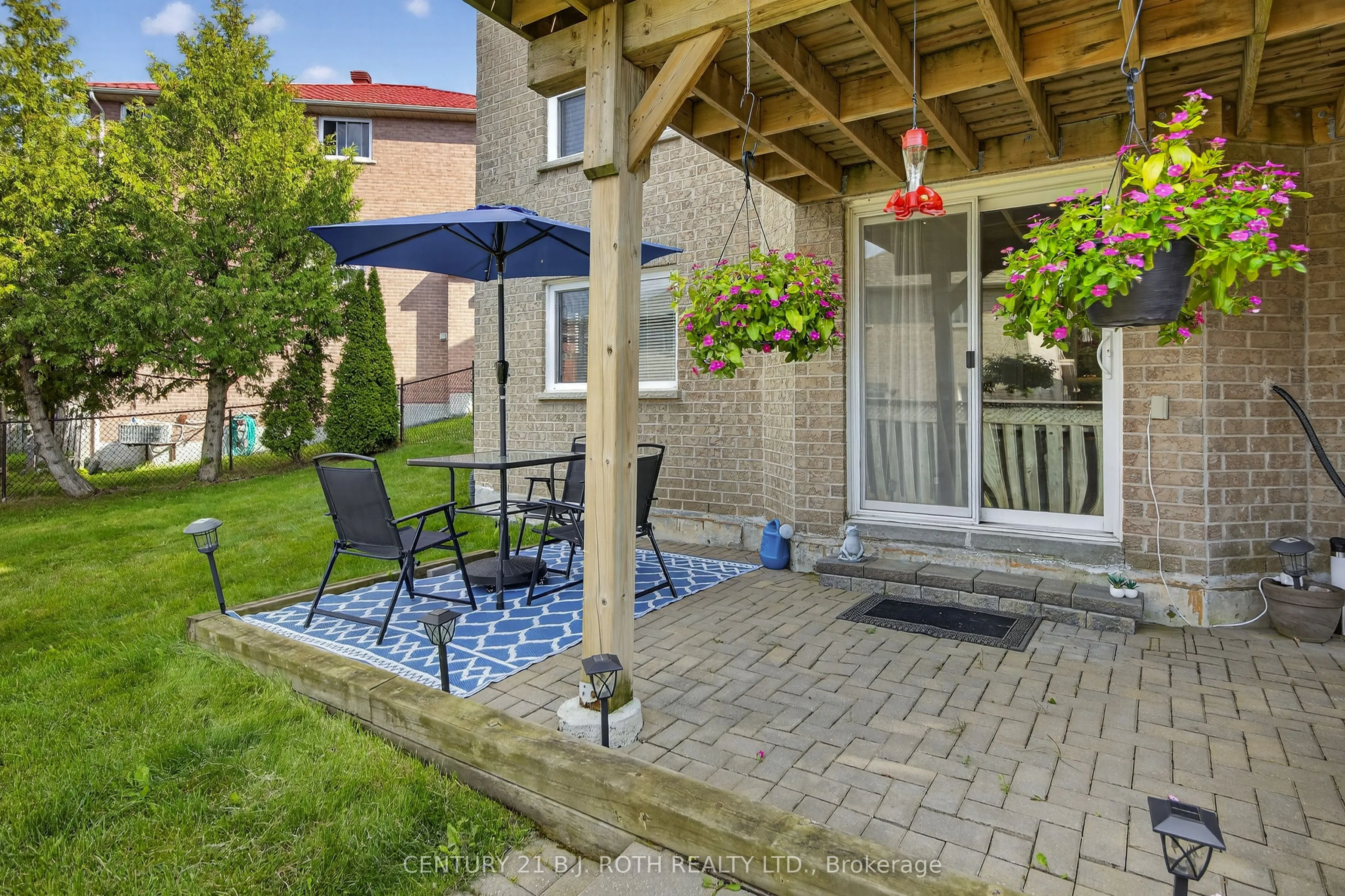 7 Round Leaf Court